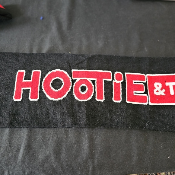 HOOTIE & THE BLOWFISH Hat & Scarf Set - Picture 3 of 6